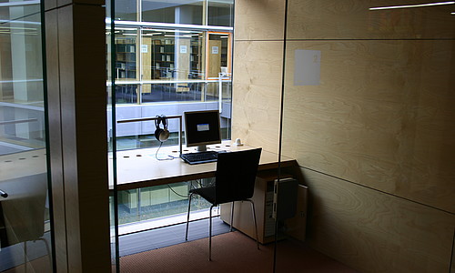 Blick in einen Einzelarbeitsraum der HSB Zittau
